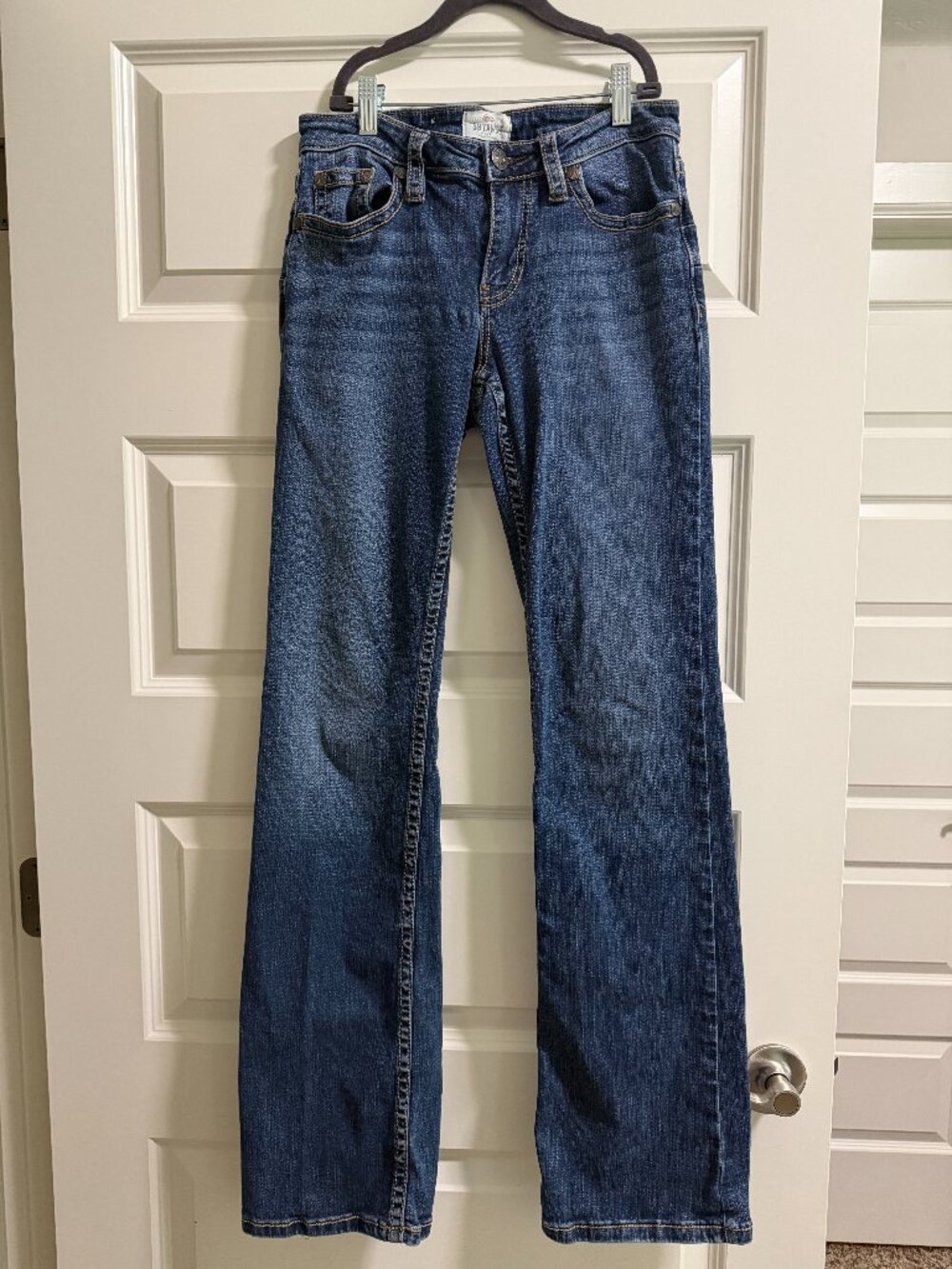 Shyanne Women’s Flared Light Wash Blue Denim Jeans Sz 28R